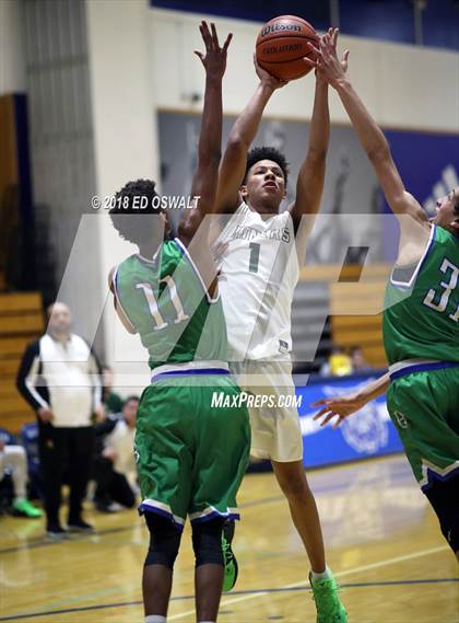 Thumbnail 3 in Branson vs. Bishop Manogue (Damian Lillard Classic Final) photogallery.