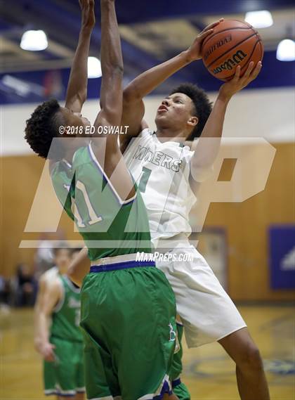 Thumbnail 1 in Branson vs. Bishop Manogue (Damian Lillard Classic Final) photogallery.