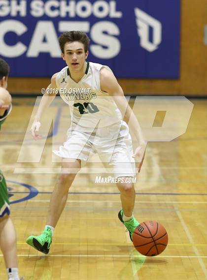 Thumbnail 3 in Branson vs. Bishop Manogue (Damian Lillard Classic Final) photogallery.