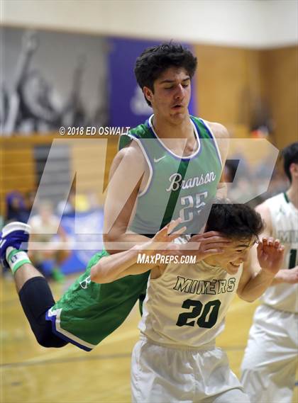 Thumbnail 1 in Branson vs. Bishop Manogue (Damian Lillard Classic Final) photogallery.