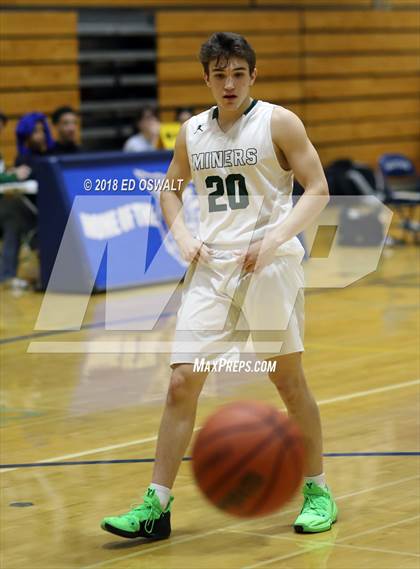 Thumbnail 1 in Branson vs. Bishop Manogue (Damian Lillard Classic Final) photogallery.