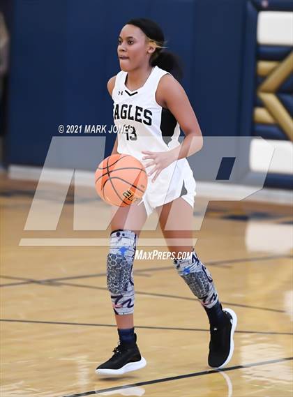 Thumbnail 3 in Example Academy (IL) vs AZ Elite Prep  (Nike Tournament of Champions) photogallery.