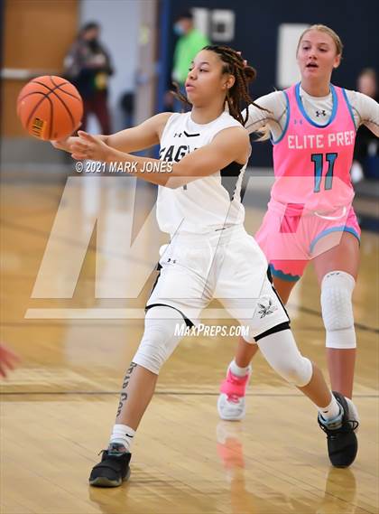 Thumbnail 3 in Example Academy (IL) vs AZ Elite Prep  (Nike Tournament of Champions) photogallery.