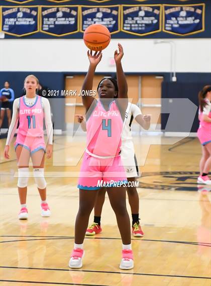 Thumbnail 2 in Example Academy (IL) vs AZ Elite Prep  (Nike Tournament of Champions) photogallery.