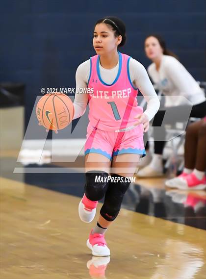 Thumbnail 2 in Example Academy (IL) vs AZ Elite Prep  (Nike Tournament of Champions) photogallery.