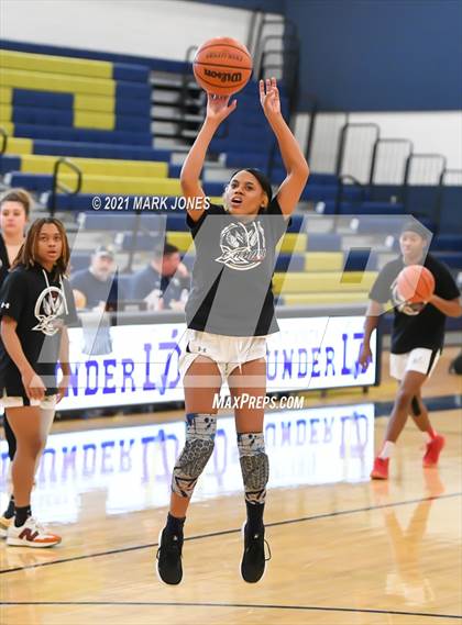 Thumbnail 3 in Example Academy (IL) vs AZ Elite Prep  (Nike Tournament of Champions) photogallery.