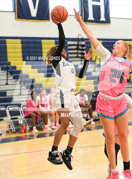 Thumbnail 2 in Example Academy (IL) vs AZ Elite Prep  (Nike Tournament of Champions) photogallery.