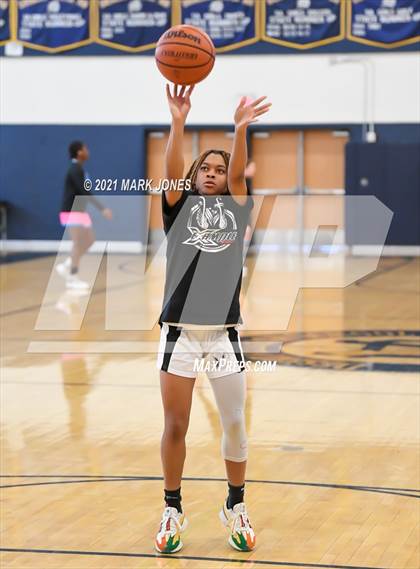 Thumbnail 3 in Example Academy (IL) vs AZ Elite Prep  (Nike Tournament of Champions) photogallery.