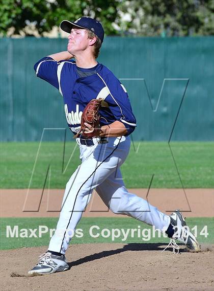 Thumbnail 1 in Central Catholic vs. Cosumnes Oaks photogallery.