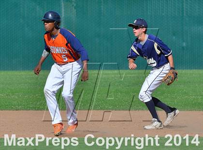 Thumbnail 1 in Central Catholic vs. Cosumnes Oaks photogallery.