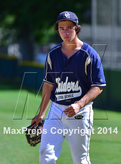 Thumbnail 2 in Central Catholic vs. Cosumnes Oaks photogallery.