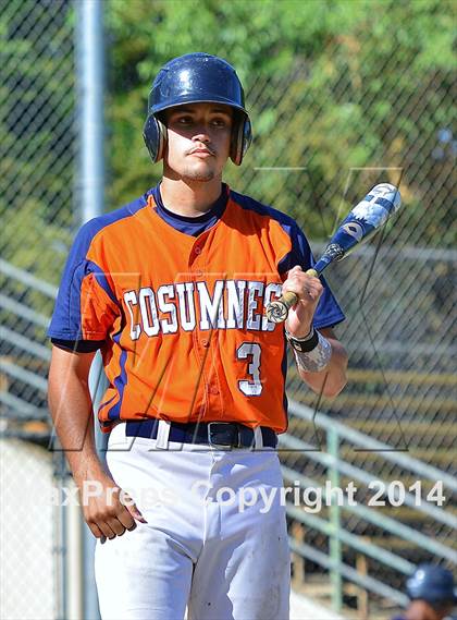 Thumbnail 2 in Central Catholic vs. Cosumnes Oaks photogallery.