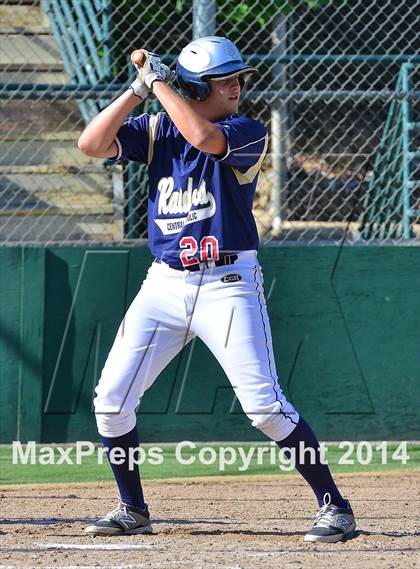Thumbnail 3 in Central Catholic vs. Cosumnes Oaks photogallery.