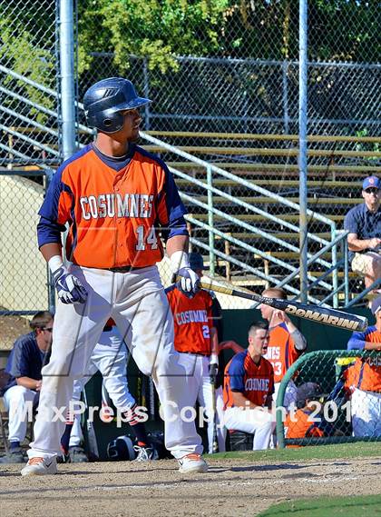 Thumbnail 1 in Central Catholic vs. Cosumnes Oaks photogallery.