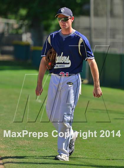 Thumbnail 2 in Central Catholic vs. Cosumnes Oaks photogallery.