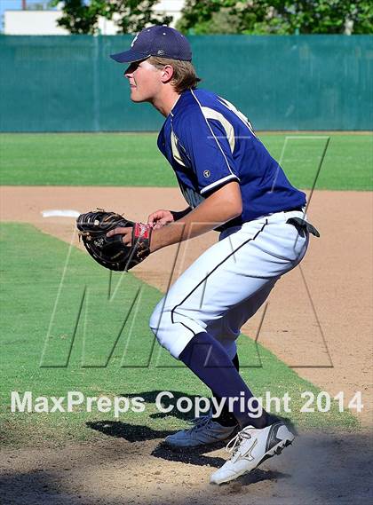 Thumbnail 2 in Central Catholic vs. Cosumnes Oaks photogallery.