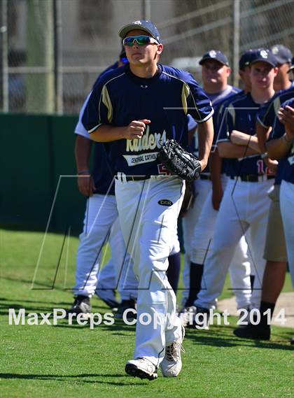 Thumbnail 1 in Central Catholic vs. Cosumnes Oaks photogallery.