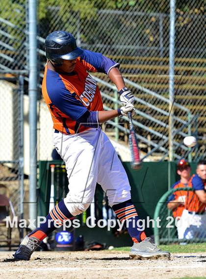 Thumbnail 3 in Central Catholic vs. Cosumnes Oaks photogallery.