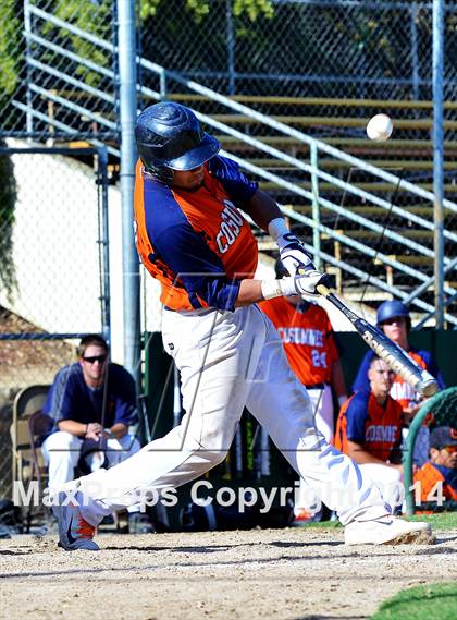 Thumbnail 2 in Central Catholic vs. Cosumnes Oaks photogallery.