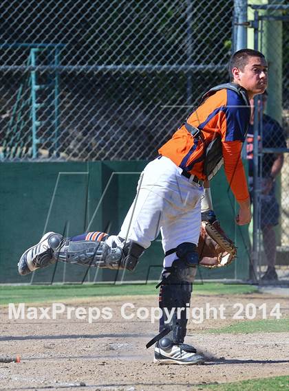 Thumbnail 2 in Central Catholic vs. Cosumnes Oaks photogallery.