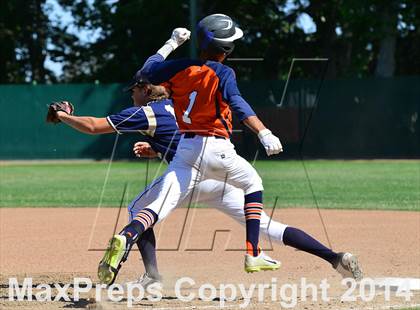 Thumbnail 3 in Central Catholic vs. Cosumnes Oaks photogallery.