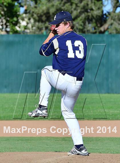 Thumbnail 3 in Central Catholic vs. Cosumnes Oaks photogallery.