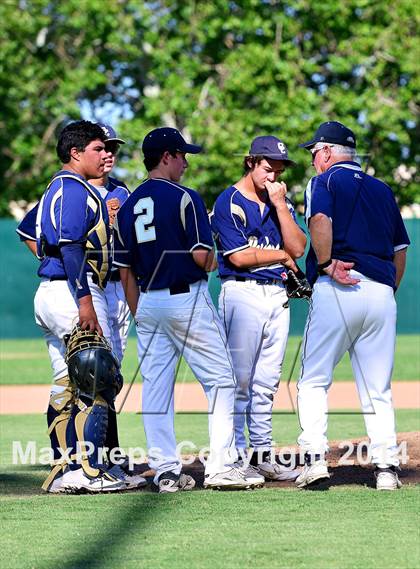 Thumbnail 3 in Central Catholic vs. Cosumnes Oaks photogallery.