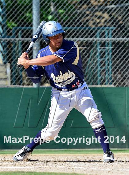 Thumbnail 2 in Central Catholic vs. Cosumnes Oaks photogallery.