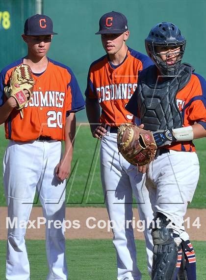 Thumbnail 3 in Central Catholic vs. Cosumnes Oaks photogallery.