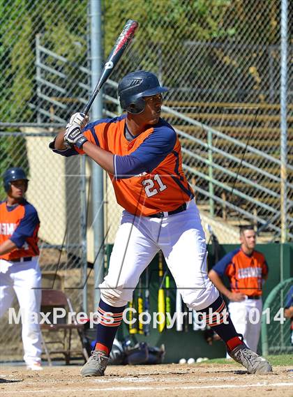 Thumbnail 2 in Central Catholic vs. Cosumnes Oaks photogallery.