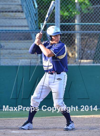 Thumbnail 1 in Central Catholic vs. Cosumnes Oaks photogallery.