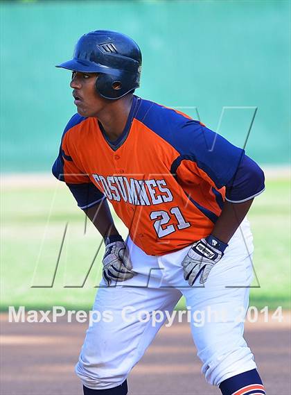 Thumbnail 3 in Central Catholic vs. Cosumnes Oaks photogallery.