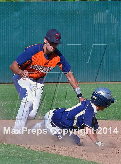 Thumbnail 3 in Central Catholic vs. Cosumnes Oaks photogallery.