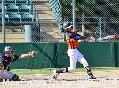 Thumbnail 2 in Central Catholic vs. Cosumnes Oaks photogallery.