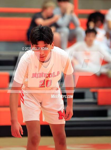 Thumbnail 2 in Grand Saline vs Mineola photogallery.