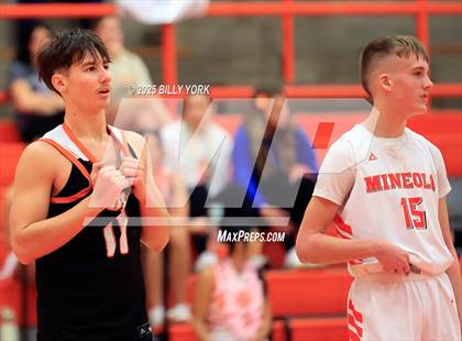 Thumbnail 2 in Grand Saline vs Mineola photogallery.