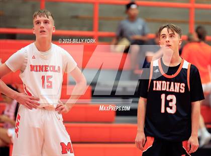 Thumbnail 3 in Grand Saline vs Mineola photogallery.