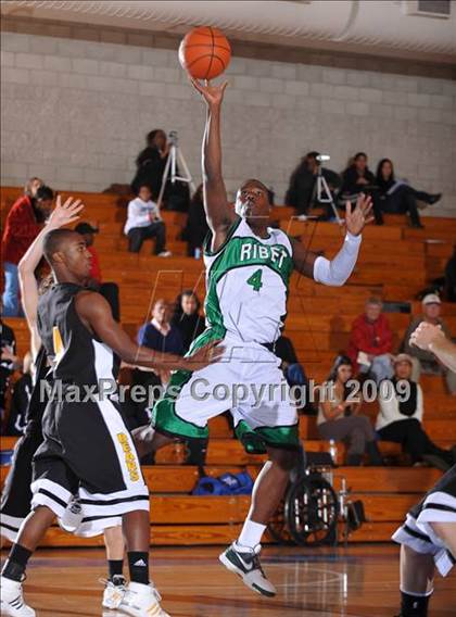 Thumbnail 3 in Ribet Academy vs Temecula Valley (MaxPreps Holiday Classic) photogallery.