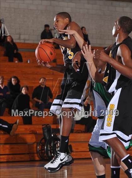 Thumbnail 2 in Ribet Academy vs Temecula Valley (MaxPreps Holiday Classic) photogallery.