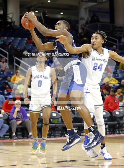 Thumbnail 3 in Bloom vs. Pace Academy (Chicago Elite Classic) photogallery.
