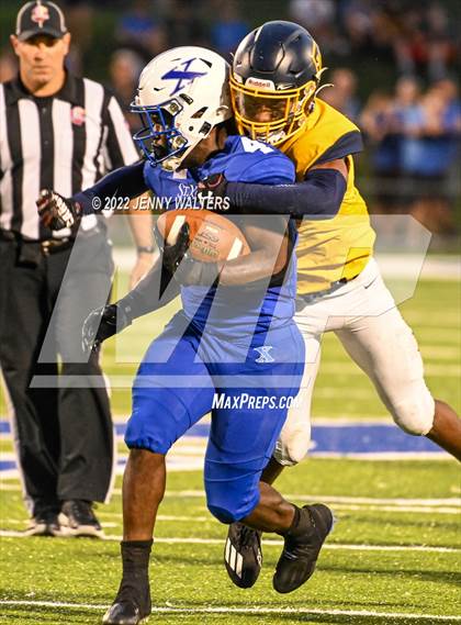 Thumbnail 3 in Archbishop Moeller @ St. Xavier photogallery.