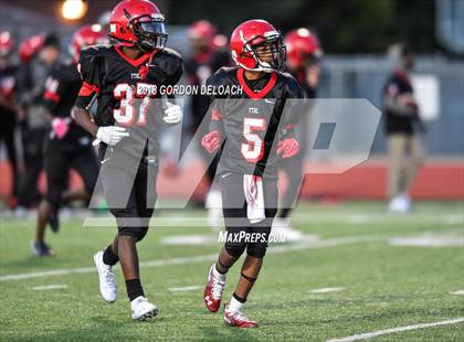 Thumbnail 1 in Cedar Hill (White) vs Mansfield (Black) photogallery.