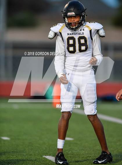 Thumbnail 3 in Cedar Hill (White) vs Mansfield (Black) photogallery.
