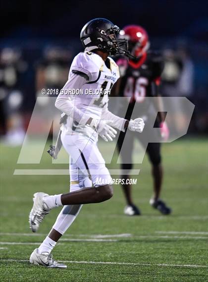 Thumbnail 1 in Cedar Hill (White) vs Mansfield (Black) photogallery.