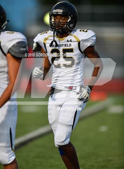 Thumbnail 3 in Cedar Hill (White) vs Mansfield (Black) photogallery.