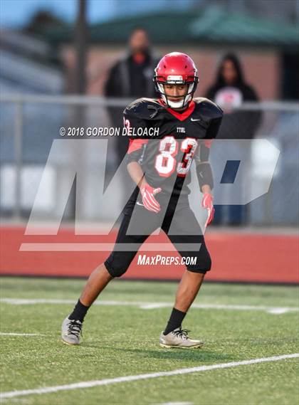 Thumbnail 3 in Cedar Hill (White) vs Mansfield (Black) photogallery.