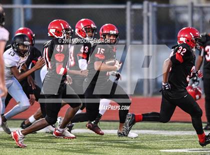 Thumbnail 1 in Cedar Hill (White) vs Mansfield (Black) photogallery.