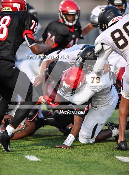 Thumbnail 3 in Cedar Hill (White) vs Mansfield (Black) photogallery.