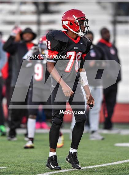 Thumbnail 2 in Cedar Hill (White) vs Mansfield (Black) photogallery.