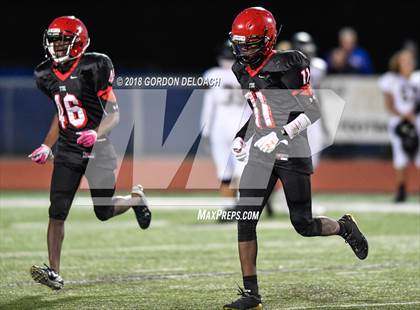 Thumbnail 1 in Cedar Hill (White) vs Mansfield (Black) photogallery.